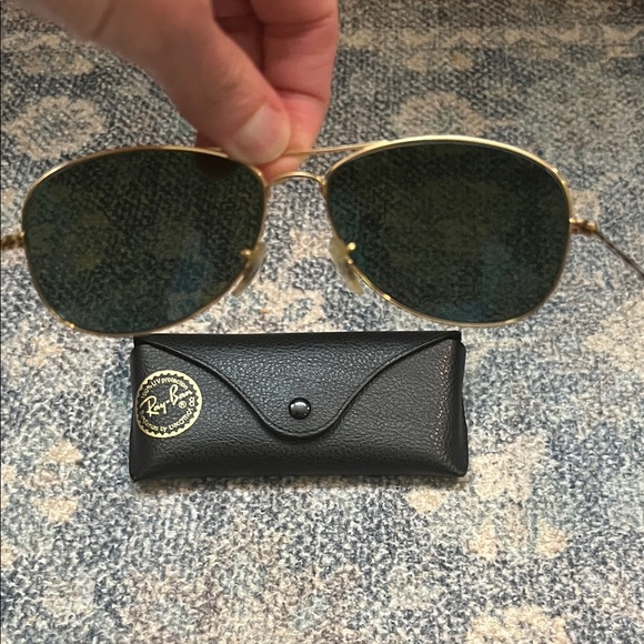Ray-Ban Classic Aviators, Gold frame/black lenses, w/black case, GUC - Picture 4 of 11